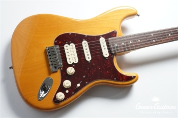 American Deluxe Stratocaster N3 HSS - Amber