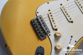 ST-67-85 - Vitnage White