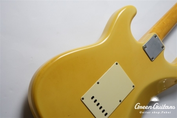 ST-67-85 - Vitnage White