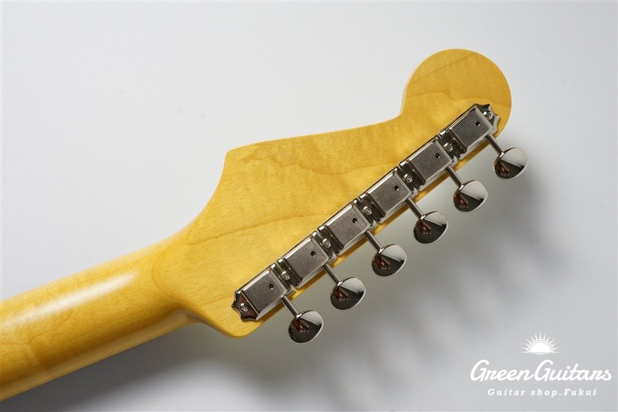 STV-R2 - Vintage White