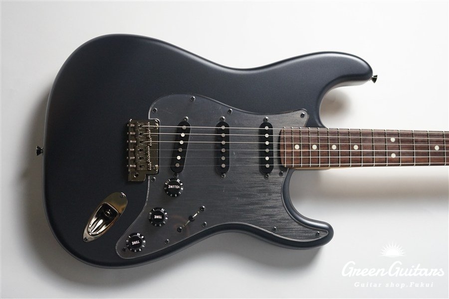 Made in Japan Hybrid II 2026 Collection Stratocaster Satin Metallic - Matte Phantom Black