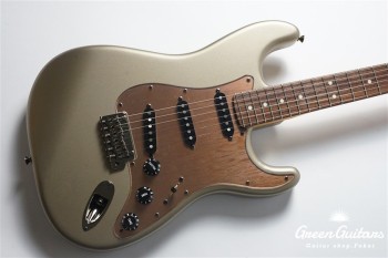 Made in Japan Hybrid II 2026 Collection Stratocaster Satin Metallic - Matte Champagne Mirage