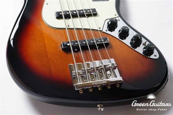 Player Plus Jazz Bass V - 3-Color Sunburst
