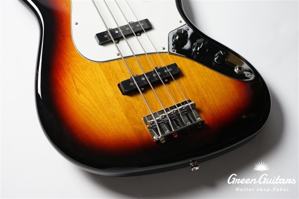 Made in Japan Hybrid II Jazz Bass - 3-Color Sunburst