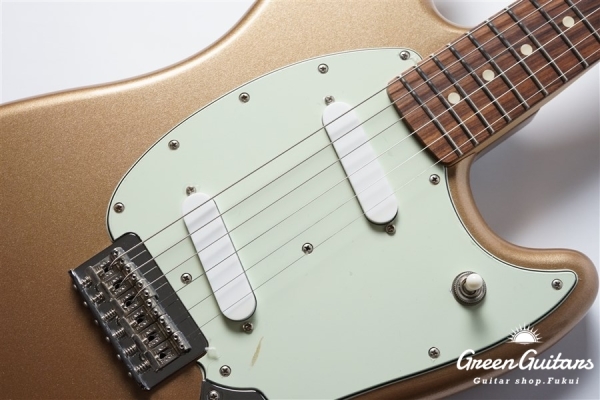 Player Mustang - Firemist Gold