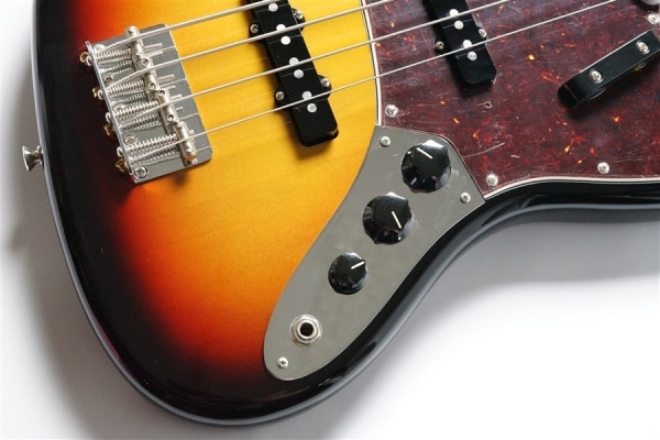 American Vintage II 1966 Jazz Bass - 3-Color Sunburst