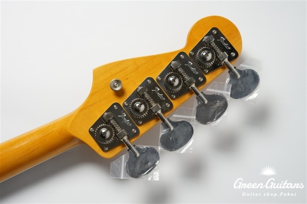 American Vintage II 1966 Jazz Bass - 3-Color Sunburst