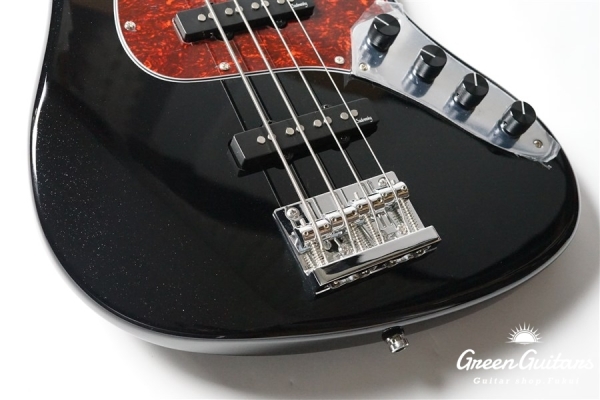 ME21 VJ4 MAPLE - Black