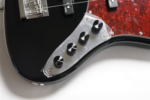 ME21 VJ4 MAPLE - Black