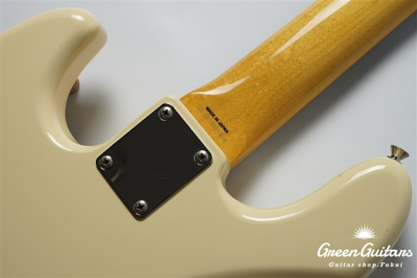 JB62 - Vintage White