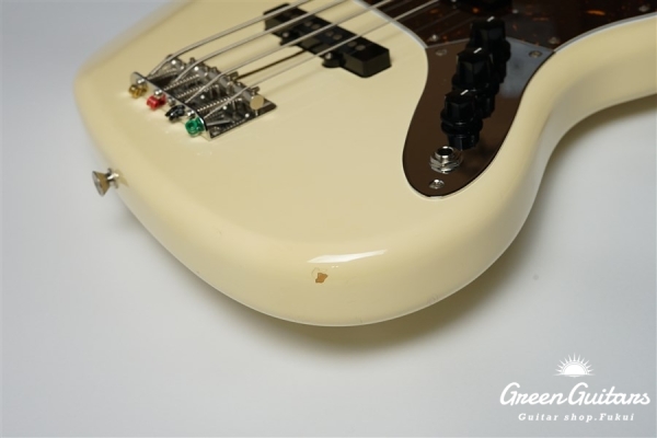 JB62 - Vintage White