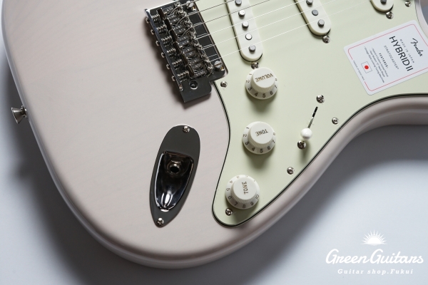 Made in Japan Hybrid II Stratocaster -  US Blonde