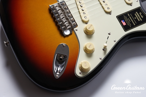 American Vintage II 1961 Stratocaster - 3-Color Sunburst
