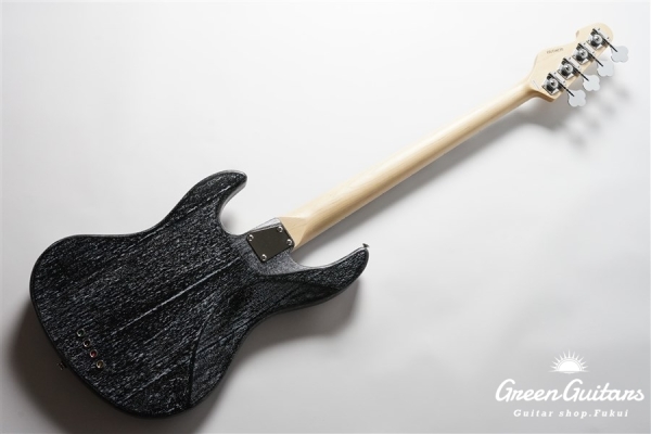 G-AMAZE-DX / LS - Black Satin in White