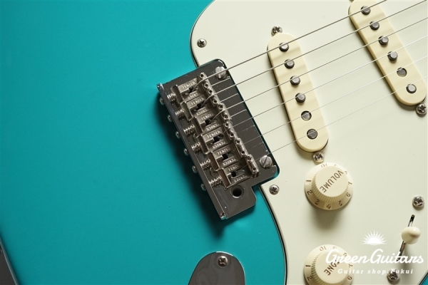 American Professional II Stratocaster - Miami Blue