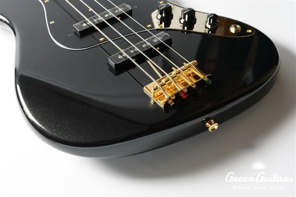 Made in Japan Traditional 2025 Collection ’60s Jazz Bass - Black Pearl