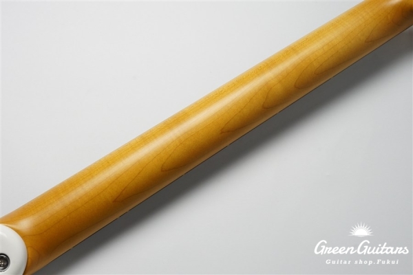 Trad T - Woodstock white Light Aged