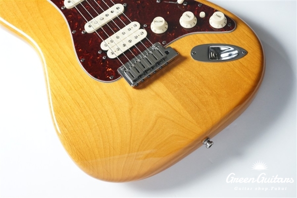 American Deluxe Stratocaster N3 HSS - Amber