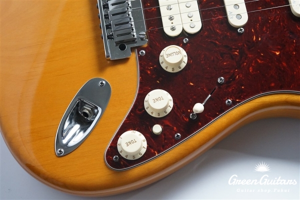 American Deluxe Stratocaster N3 HSS - Amber