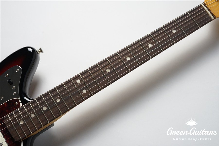 Vintera III Mid 60s Jaguar - 3-Color Sunburst