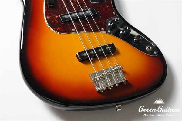Vintera III Early 70s Jazz Bass - 3 Color Sunburst