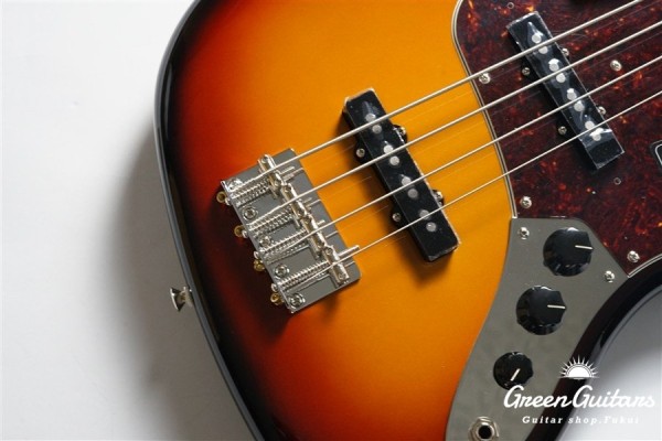Vintera III Early 70s Jazz Bass - 3 Color Sunburst