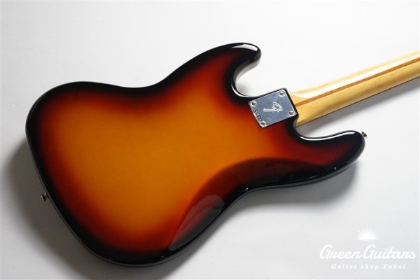 Vintera III Early 70s Jazz Bass - 3 Color Sunburst