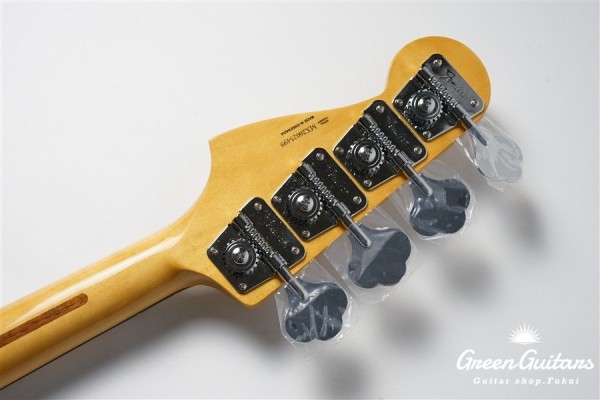 Vintera III Early 70s Jazz Bass - 3 Color Sunburst