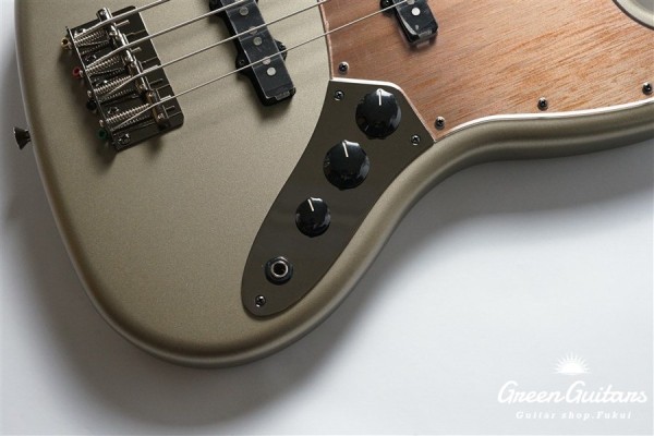 Made in Japan Hybrid II 2026 Collection Jazz Bass Satin Metallic - Matte Champagne Mirage