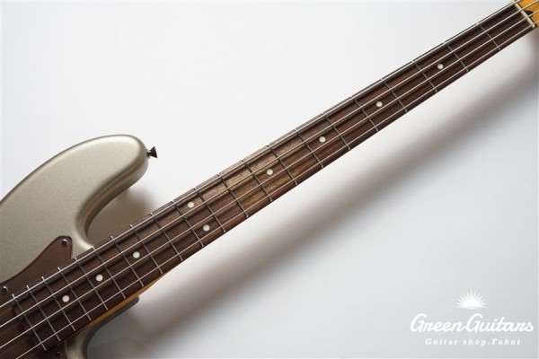 Made in Japan Hybrid II 2026 Collection Jazz Bass Satin Metallic - Matte Champagne Mirage