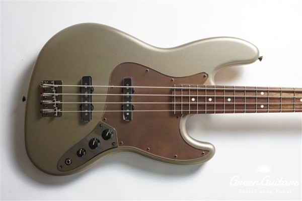 Made in Japan Hybrid II 2026 Collection Jazz Bass Satin Metallic - Matte Champagne Mirage