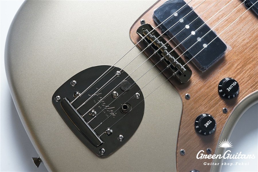 Made in Japan Hybrid II 2026 Collection Jazzmaster Satin Metallic - Matte Champagne Mirage