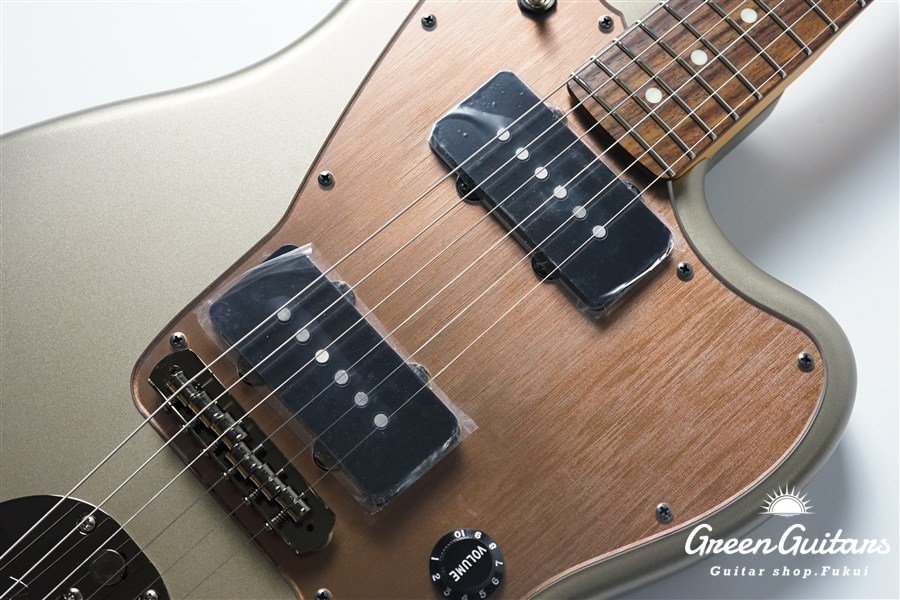 Made in Japan Hybrid II 2026 Collection Jazzmaster Satin Metallic - Matte Champagne Mirage