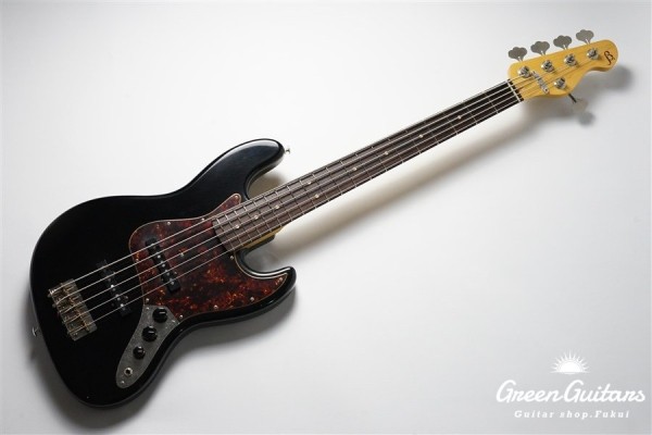 TRAD MASTER BETA J5 - Black, Light Aged