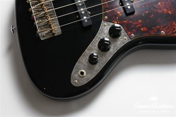 TRAD MASTER BETA J5 - Black, Light Aged