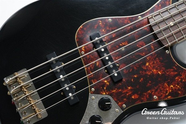 TRAD MASTER BETA J5 - Black, Light Aged