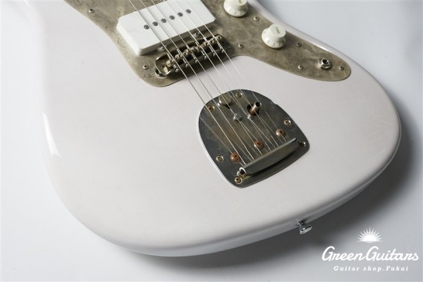 Model JM. Patina #284 - White Blonde with Antique Silver / Medium Aged