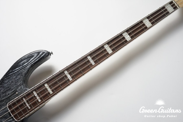 G-AMAZE-DX LS - Black Satin in White
