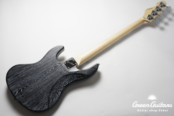 G-AMAZE-DX LS - Black Satin in White