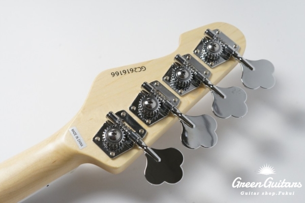 G-AMAZE-DX LS - Black Satin in White