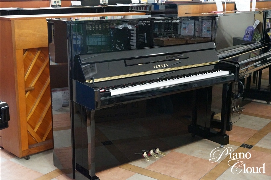 中古アップライトピアノ b121