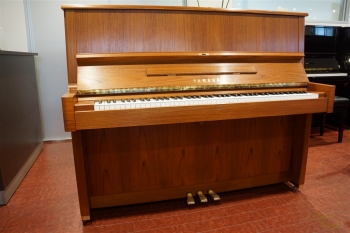 中古ピアノ W109B