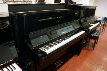 中古ピアノ　YU1