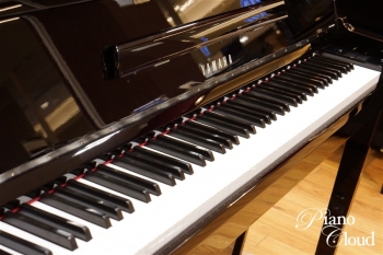 ハイブリッドピアノ NU1X 鏡面艶出し仕上げ