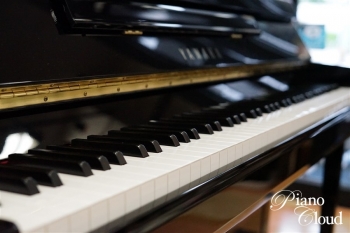 中古アップライトピアノ b121