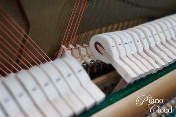 中古アップライトピアノ b121