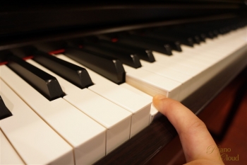 電子ピアノ Clavinova CLP-745(展示品限り)