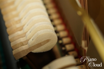 中古アップライトピアノ MC10Bl