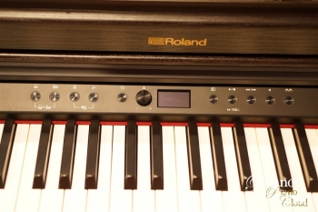 電子ピアノ RP701