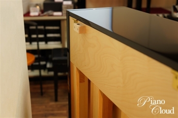 アップライトピアノ A.114 Modern